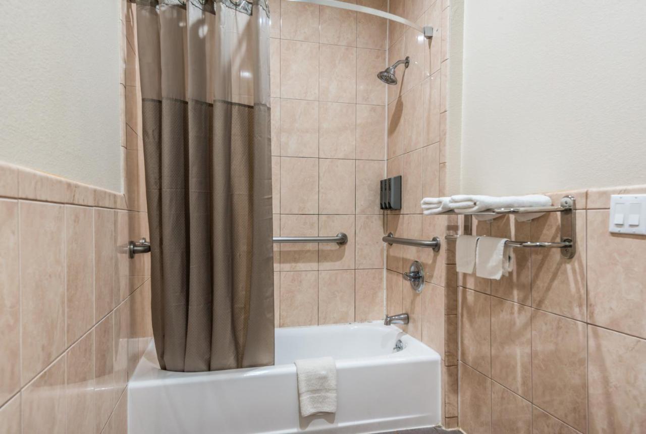 Scottish Inns & Suites Iah Airport-Beltway 8 Aldine Экстерьер фото